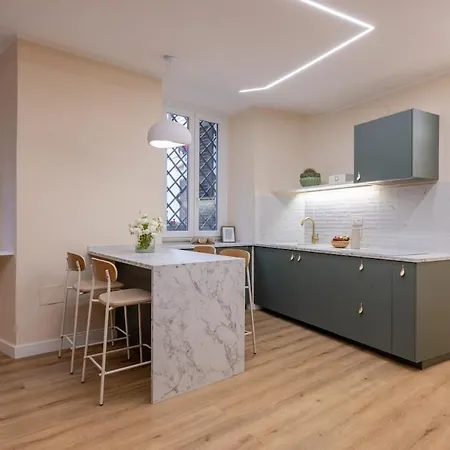 Colosseum Essence - Homkeey Apartamento *